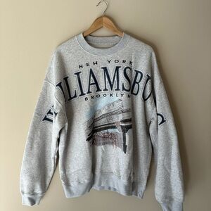 NWT Abercrombie Williamsburg Graphic Crew Sweatshirt Soft AF Size Medium